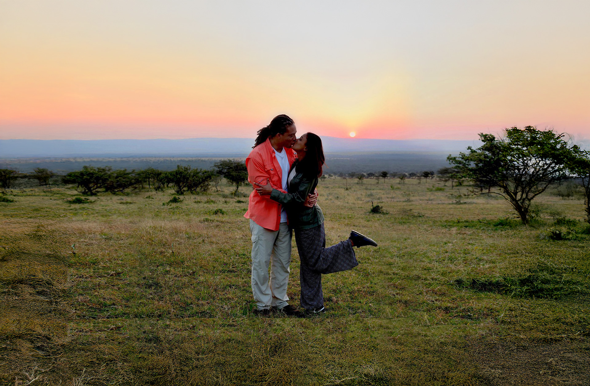 honeymoon-safari-sunset-kiss-lg_olabisi